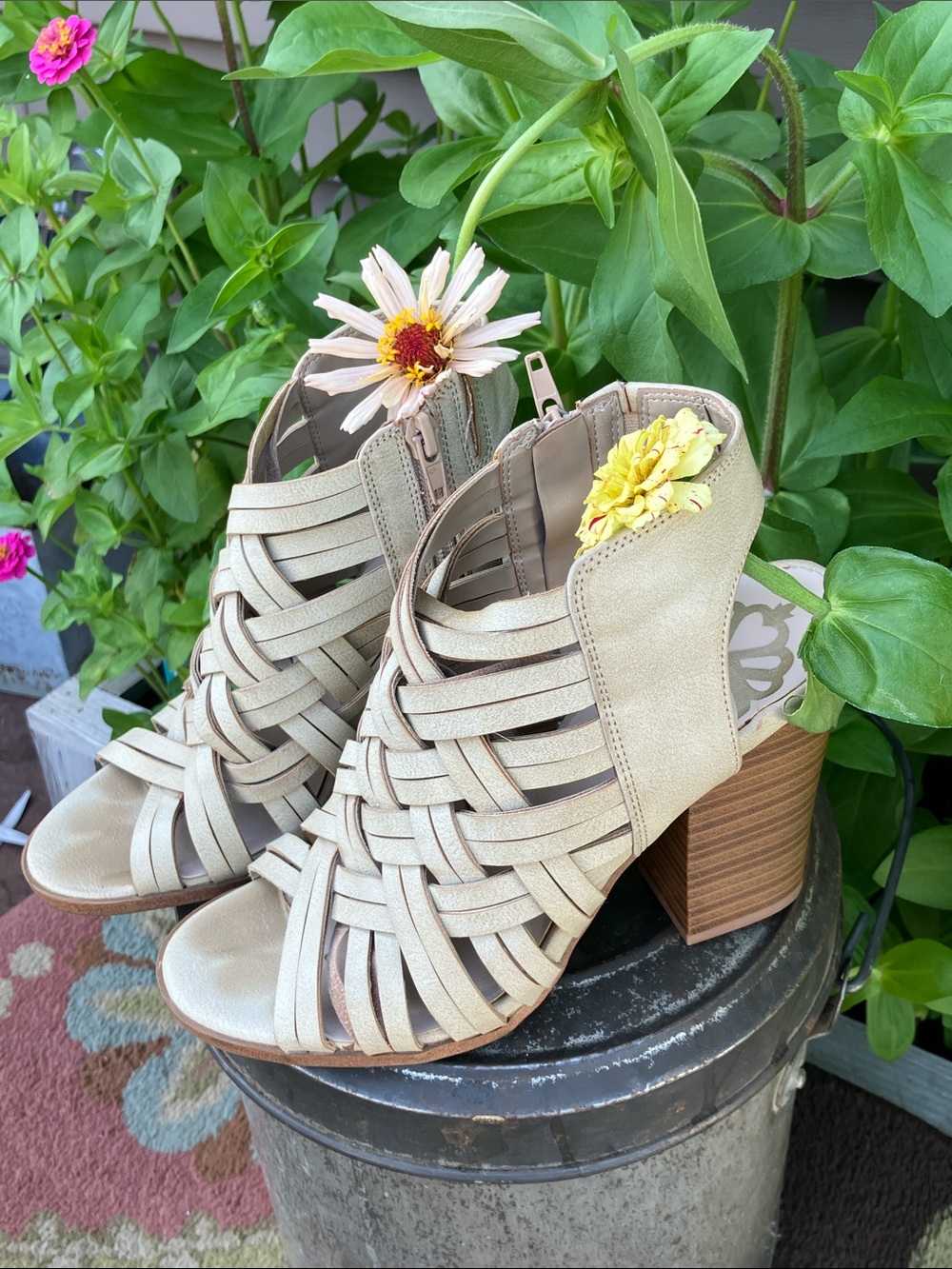 Beige Woven Peep-Toe Block Heel Sandals - Women